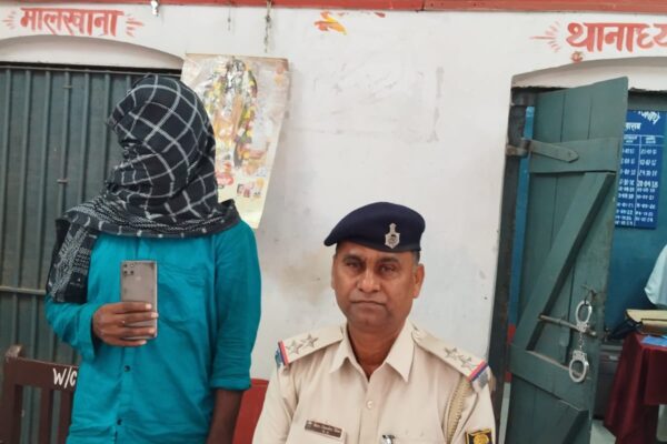 पटना रेल पुलिस की बड़ी कार्रवाई: ‘ऑपरेशन रेड’ और ‘ऑपरेशन क्लीन’ में तस्कर और चोर गिरफ्तार, लाखों की शराब और मोबाइल बरामद