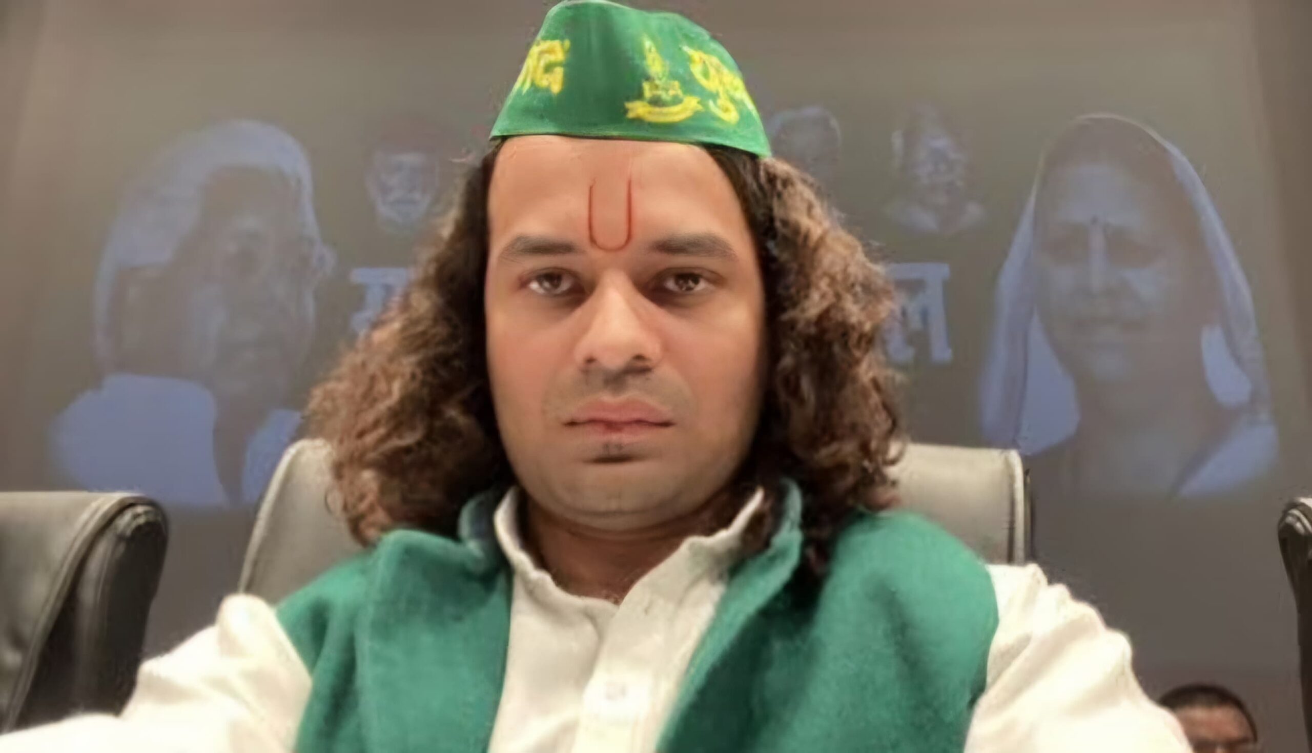 लालू यादव ने अपने बेटे को पार्टी से निकाला, अनुष्का संग साझा की गई तस्वीर से थे नाराज