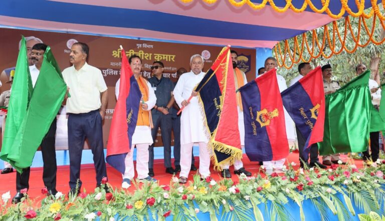 बिहार पुलिस को मिले 618 नए वाहन: मुख्यमंत्री ने बेहतर पुलिसिंग के लिए दिखाई हरी झंडी