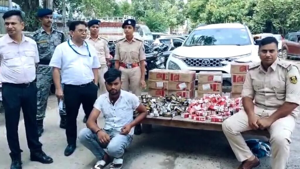 पटना में फर्जी दारोगा शराब तस्करी करते गिरफ्तार, 199 लीटर विदेशी शराब बरामद