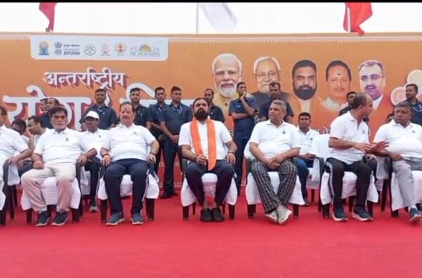 अंतर्राष्ट्रीय योग दिवस पर पटना के पाटलिपुत्र खेल परिसर में भव्य समारोह आयोजित