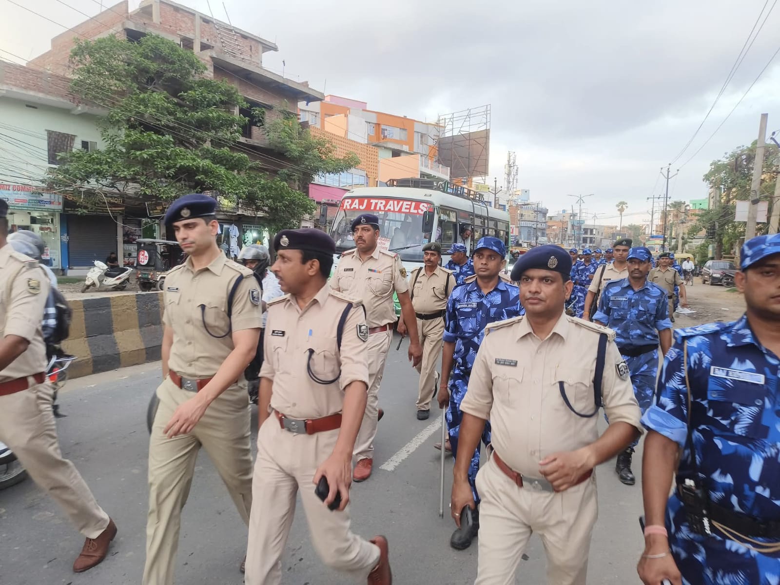 मुहर्रम से पहले पटना में पुलिस और RAF का फ्लैग मार्च और एरिया डोमिनेशन